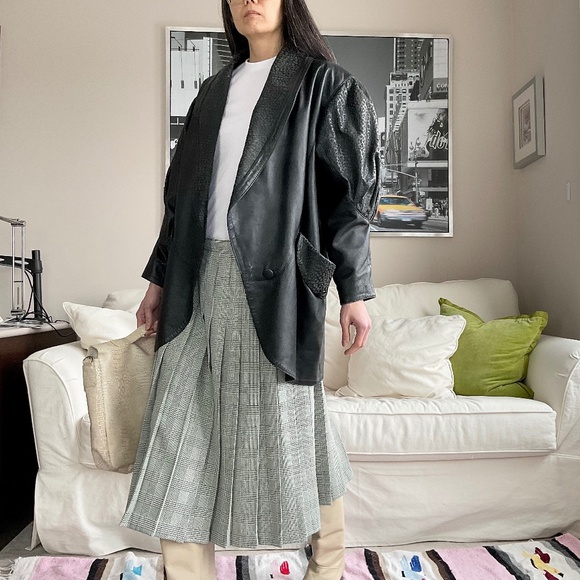 Vintage black leather puff sleeve sueded abstract dot patterned jacket - Picture 4 of 16